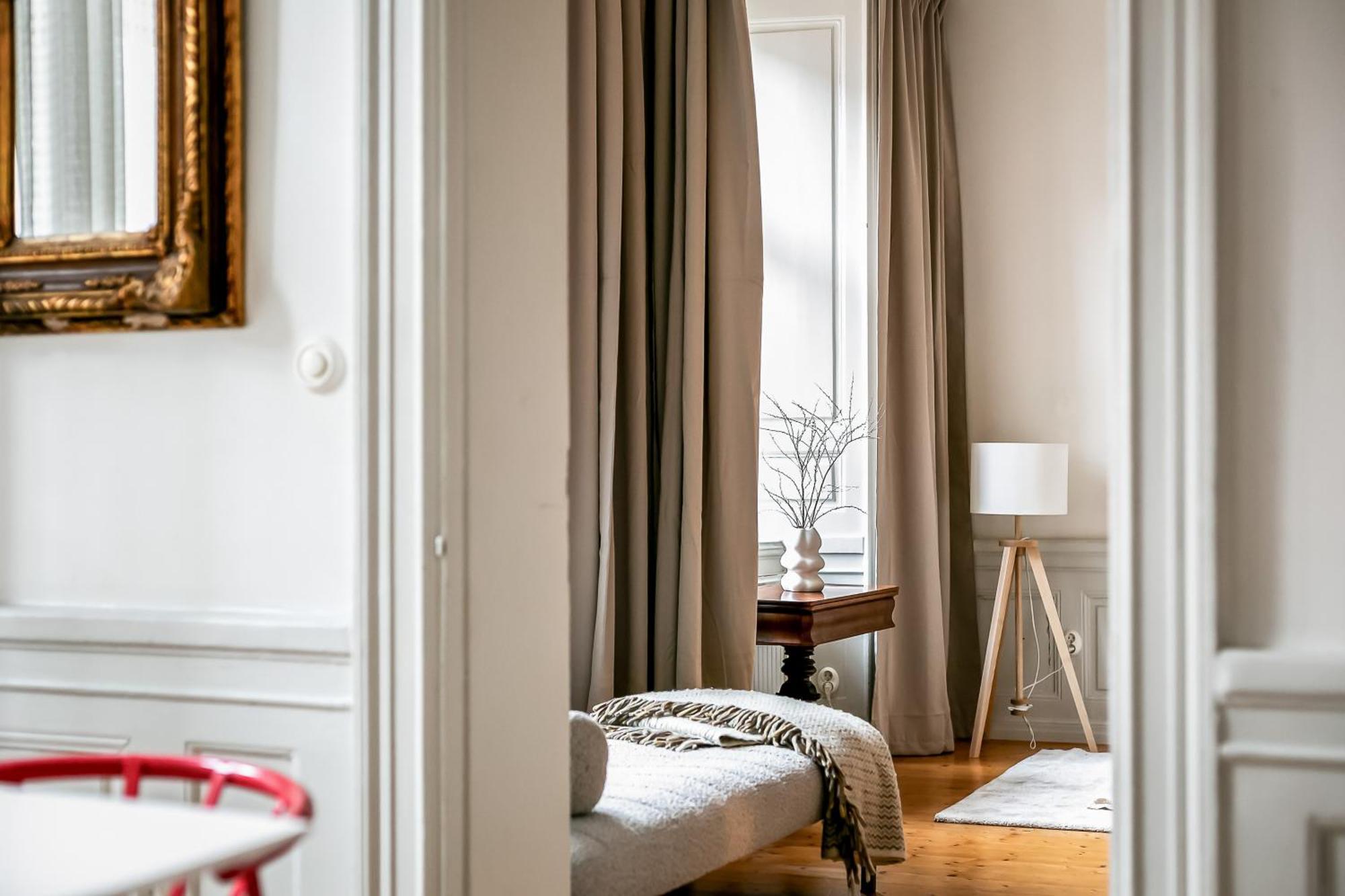 Lägenhet 3br Central- Royal Castle & Old Town At Your Door! *